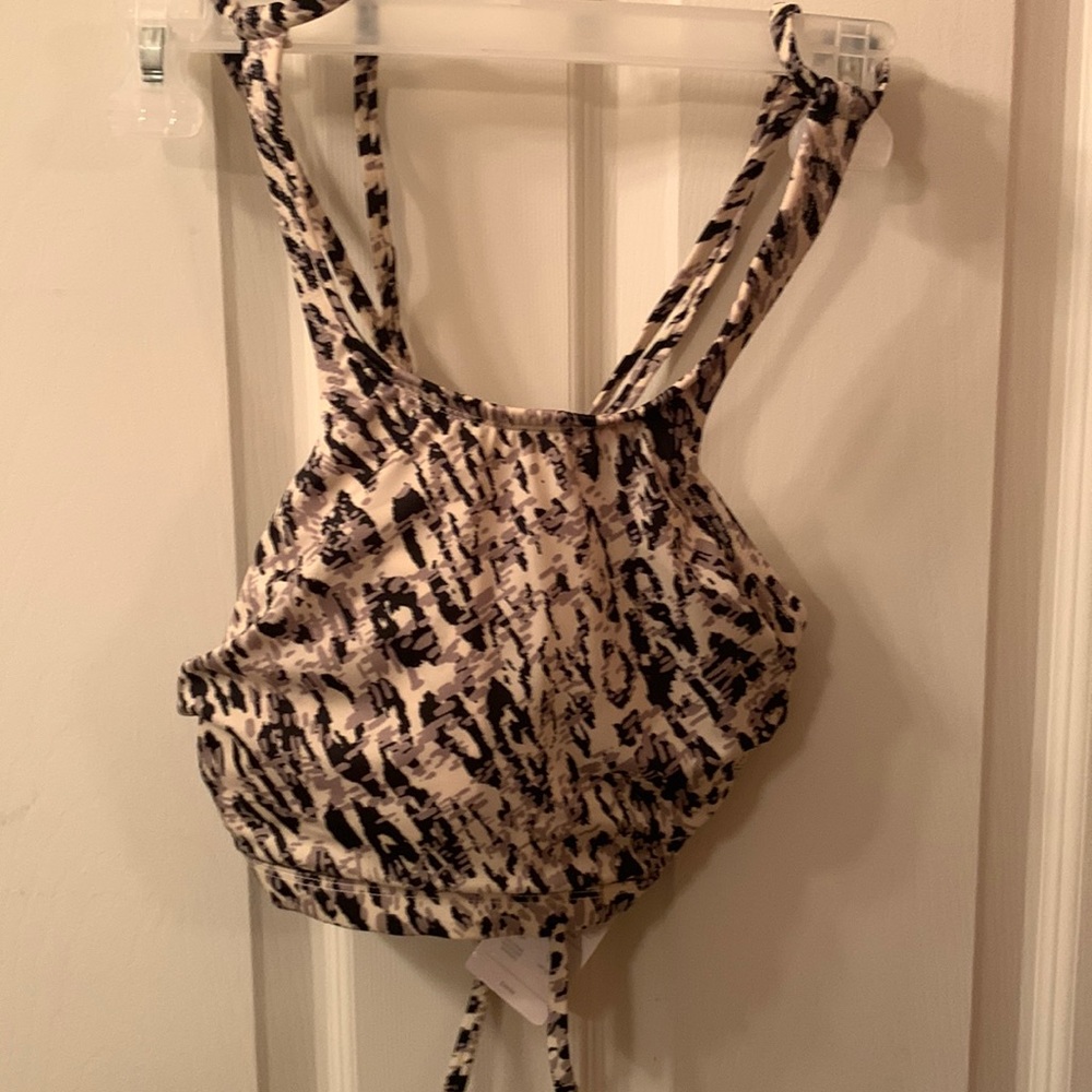 NWT All in Motion Cheetah Cheetah Bikini Top